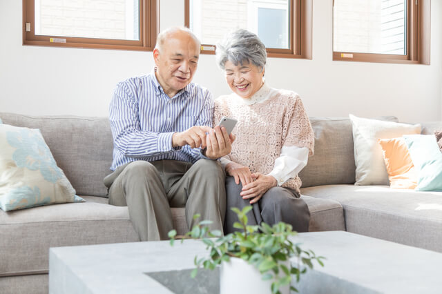 老後資金に備える保険とは?老後貯蓄のためのおすすめ保険や投資紹介