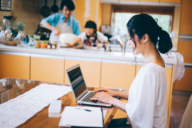 学資保険は中学生から入れる?学資保険以外で教育費を貯める方法も解説