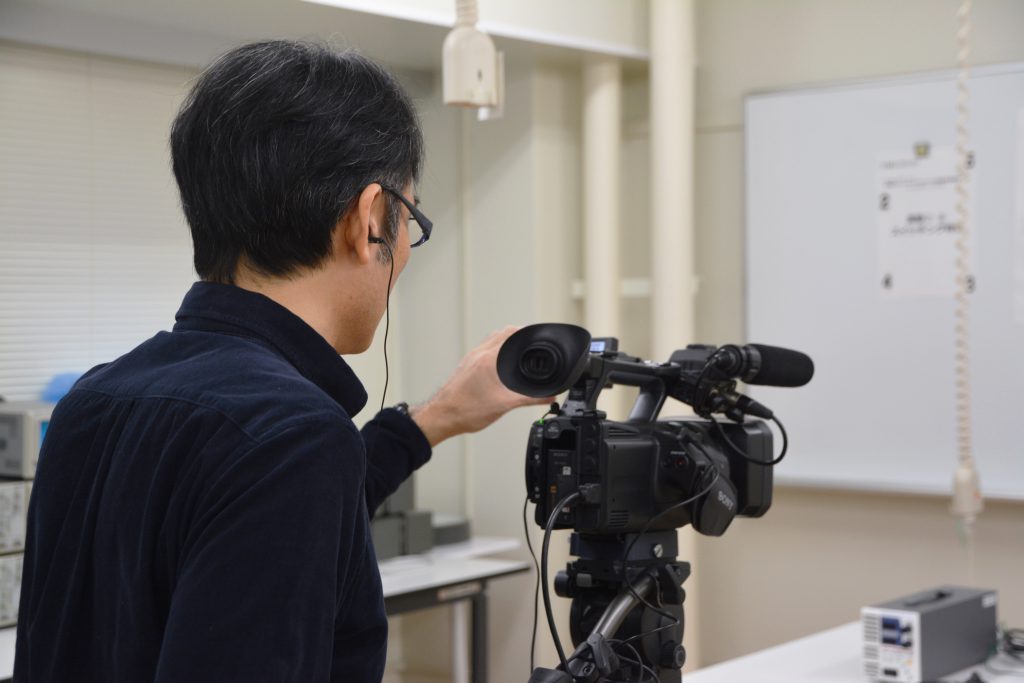 映画製作に必要な保険とは?機材や賠償責任の補償はできる?