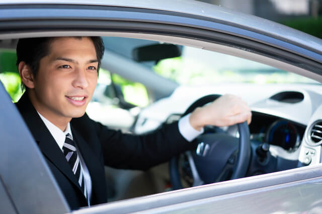 年収400万円の人におすすめの車10選!ローンや頭金についても解説!