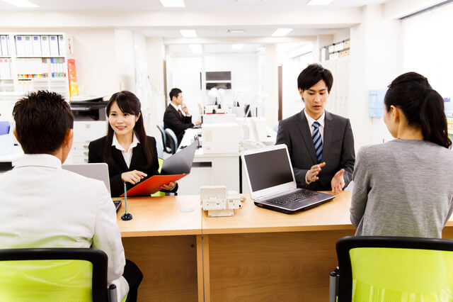 住宅ローンの連帯保証人は配偶者でも良い?メリットやリスクもそれぞれ解説!