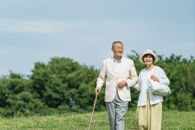 小規模企業共済は60歳から老齢給付で受け取れる?一括・分割のメリットも解説