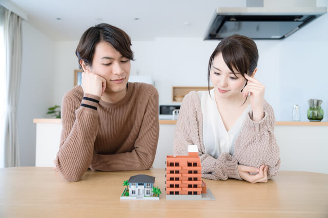 夫婦円満にお金を管理する方法5選!共働き夫婦の場合や家計管理のコツも解説