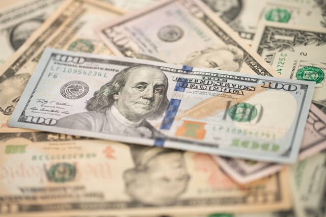 外貨建て保険とは?外貨建て保険のメリット・デメリットについてわかりやすく解説