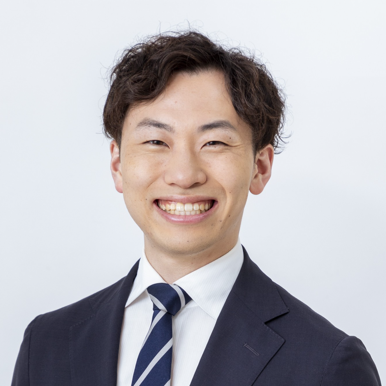 望月 航太