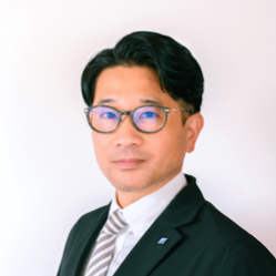 成島 裕介