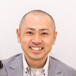山越 悠