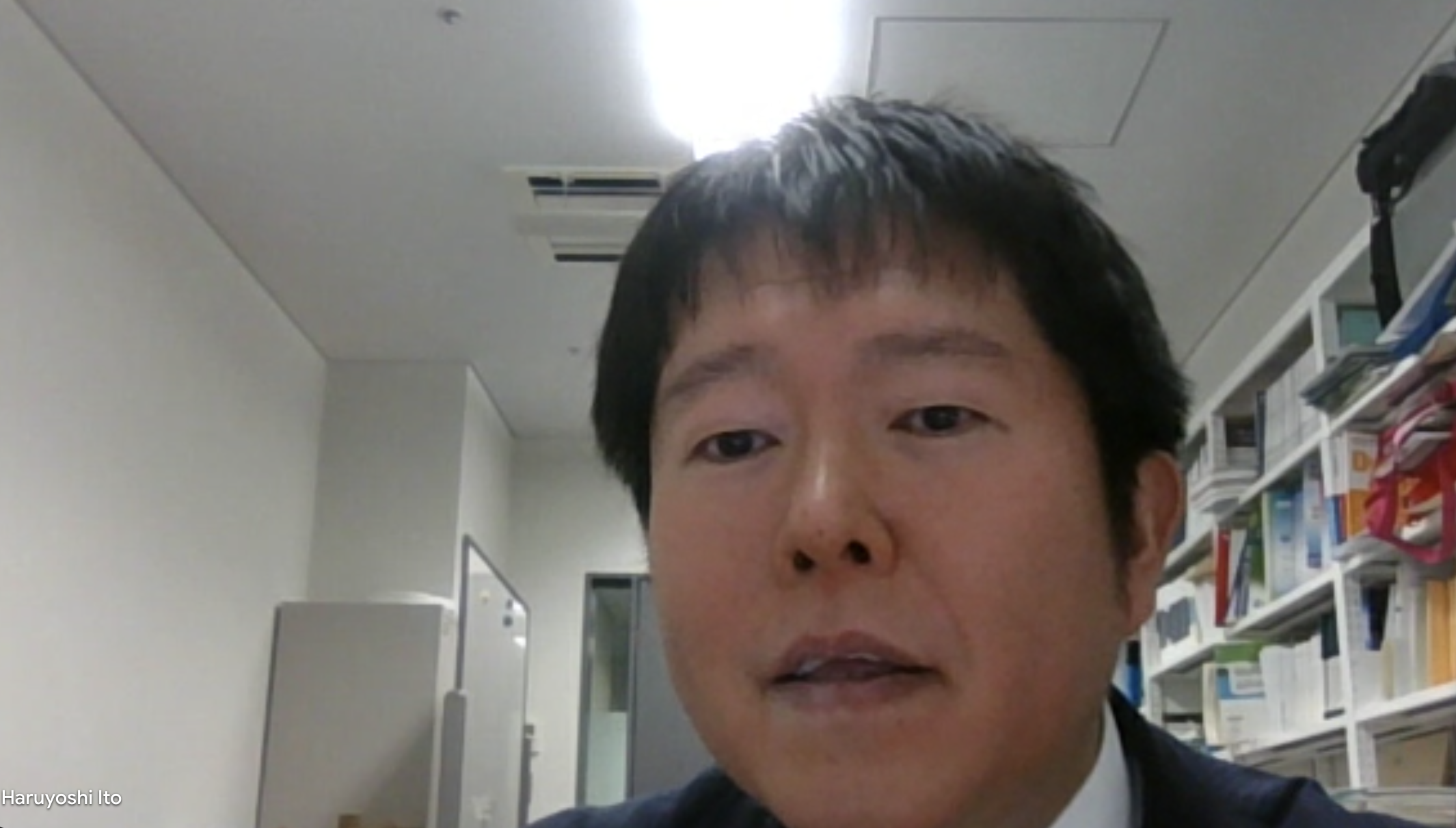 伊藤教授のインタビュー画像1